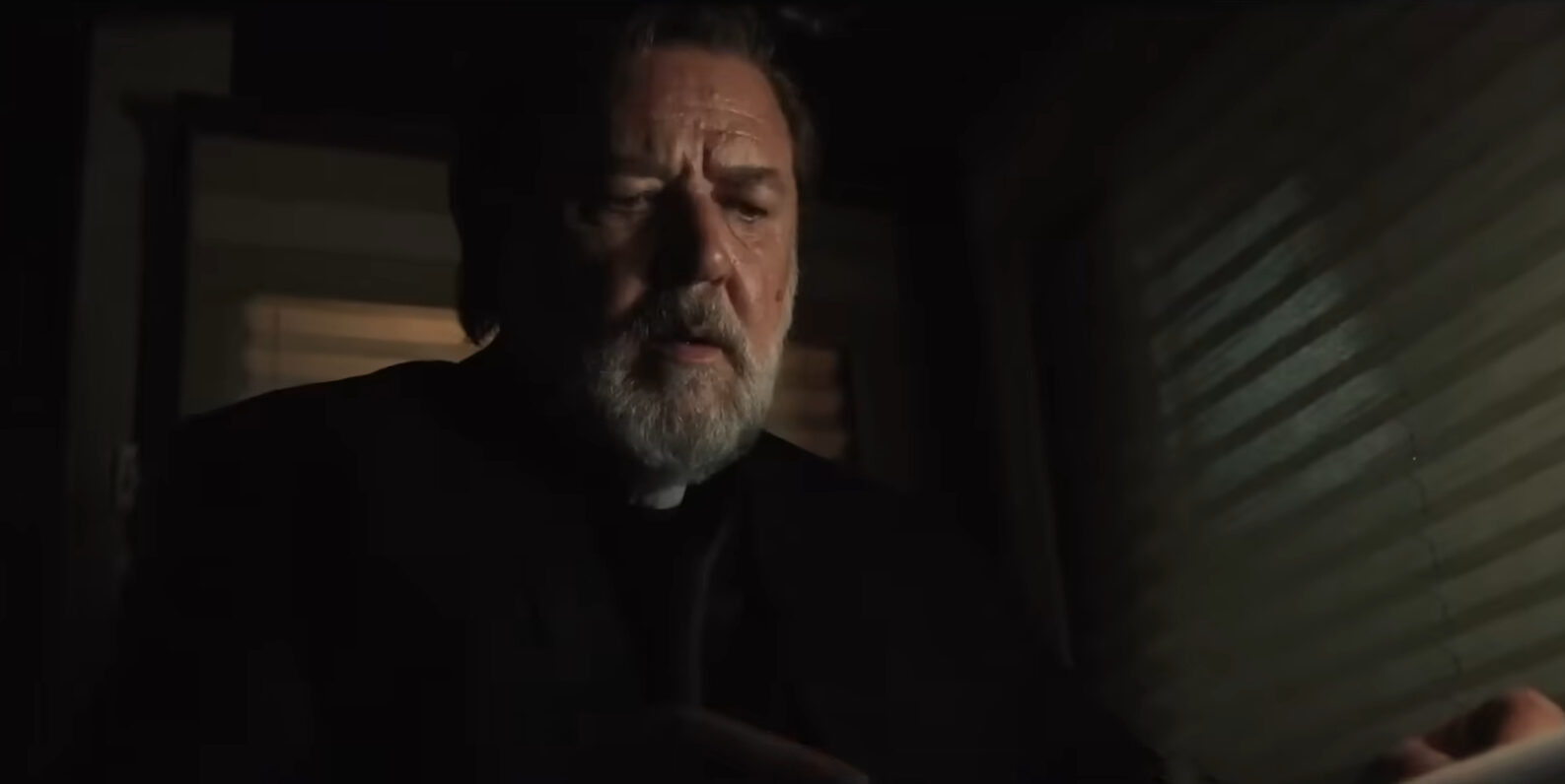 ‘THE EXORCISM’, estrelado por Russell Crowe, ganha primeiro Trailer