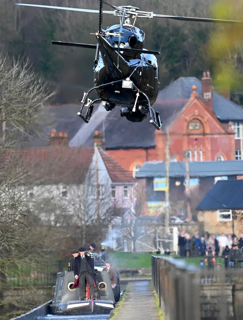 imagem_2024-12-02_163058740-778x1024 Peaky Blinders: Cillian Murphy aparece em fotos do set do filme